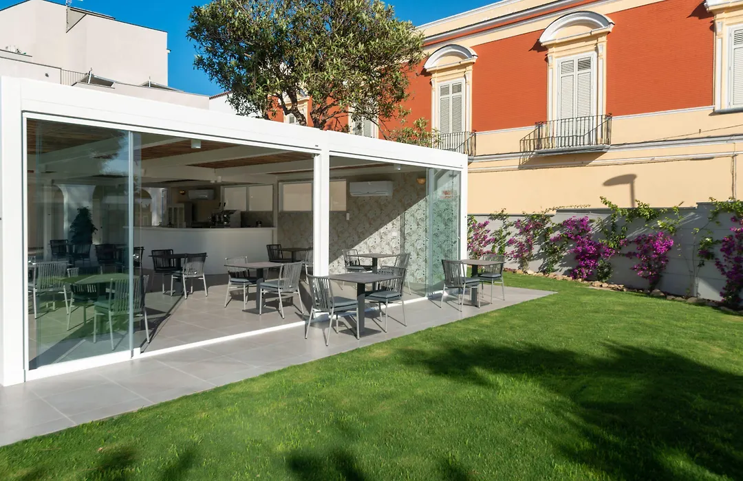 Insula Boutique Hotel-1